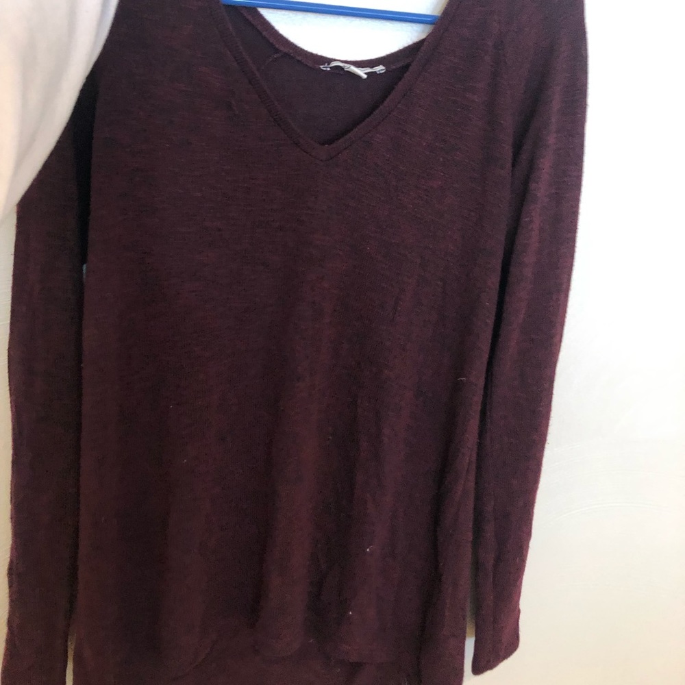 American Eagle Maroon V-Neck Sweater